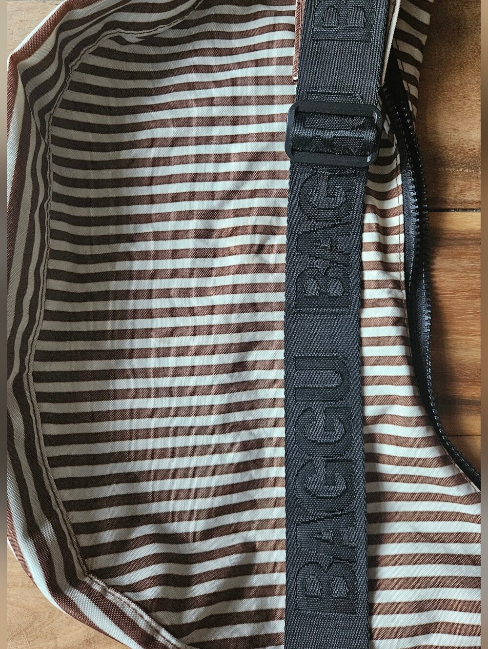 HTF Baggu Brown Stripe Medium Crescent Bag - Picture 7 of 7